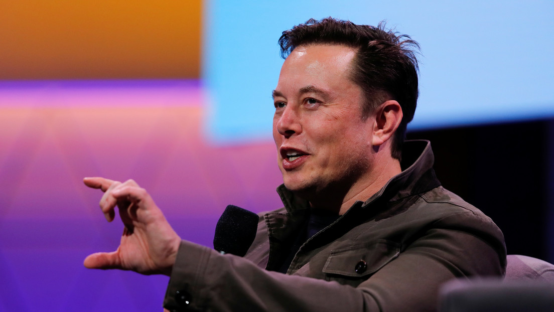 Elon Musk afirma que los humanos "ya son en parte un 'cyborg'" y el lenguaje hablado podría pronto ser obsoleto
