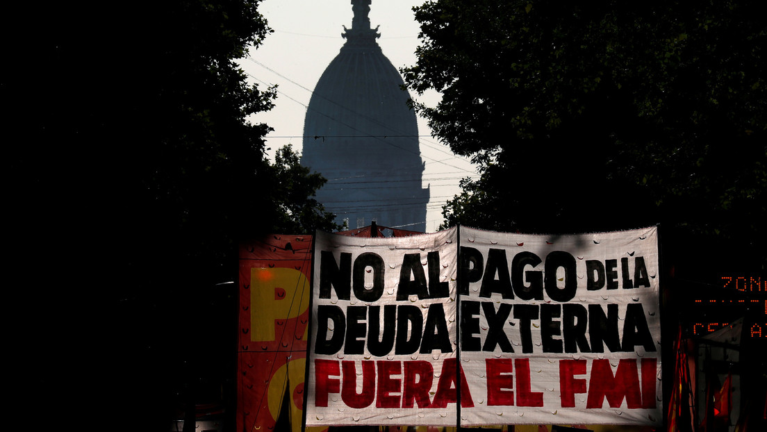 Vence el plazo de respuesta para el canje de deuda de Argentina, pero el Gobierno insiste en ampliar la negociación