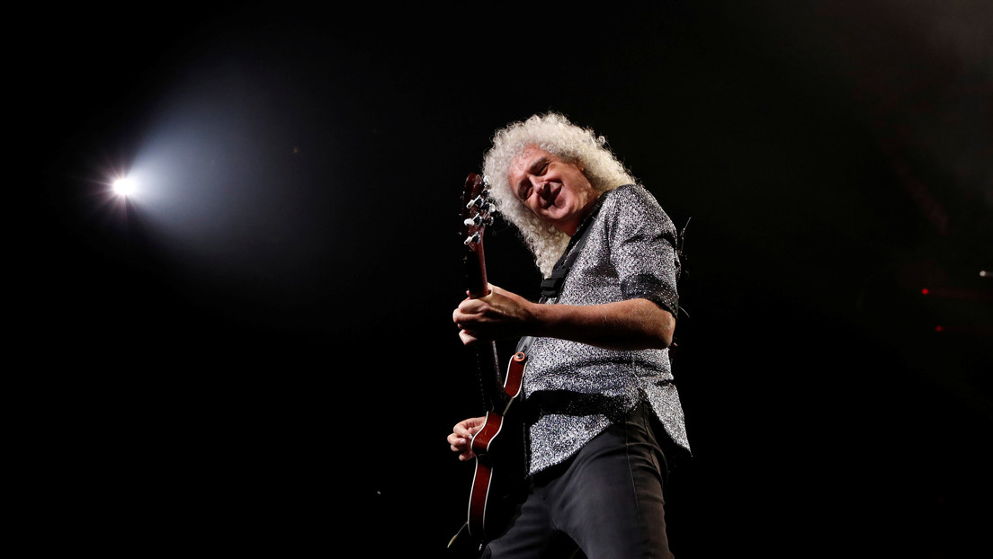 Brian May, guitarrista de Queen, hospitalizado tras destrozarse el glúteo mayor en un accidente en el jardín de su casa