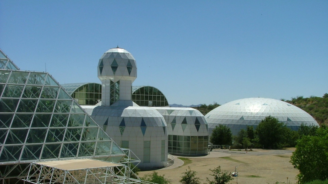 Ocho personas en aislamiento total durante dos años: así fue el experimento Biosfera 2