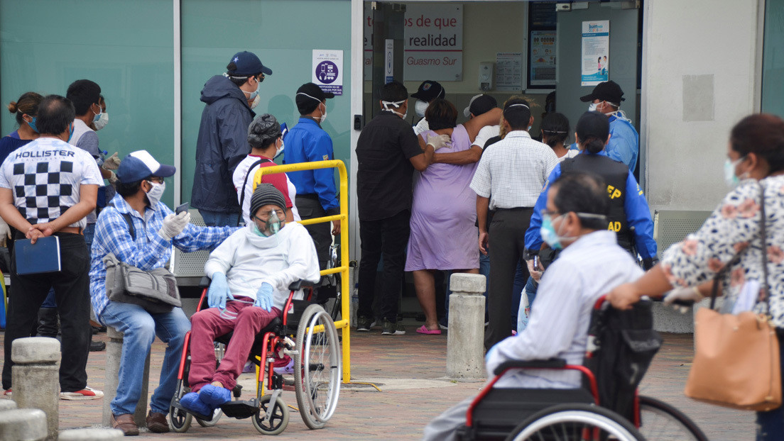 Sobreprecio en compras públicas y cobros para entrega de fallecidos: Ecuador enfrenta ola de corrupción en medio de la pandemia del coronavirus