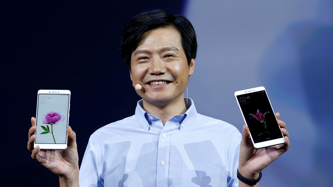 El fundador de Xiaomi hace una publicación en una red social china desde un iPhone y luego la borra