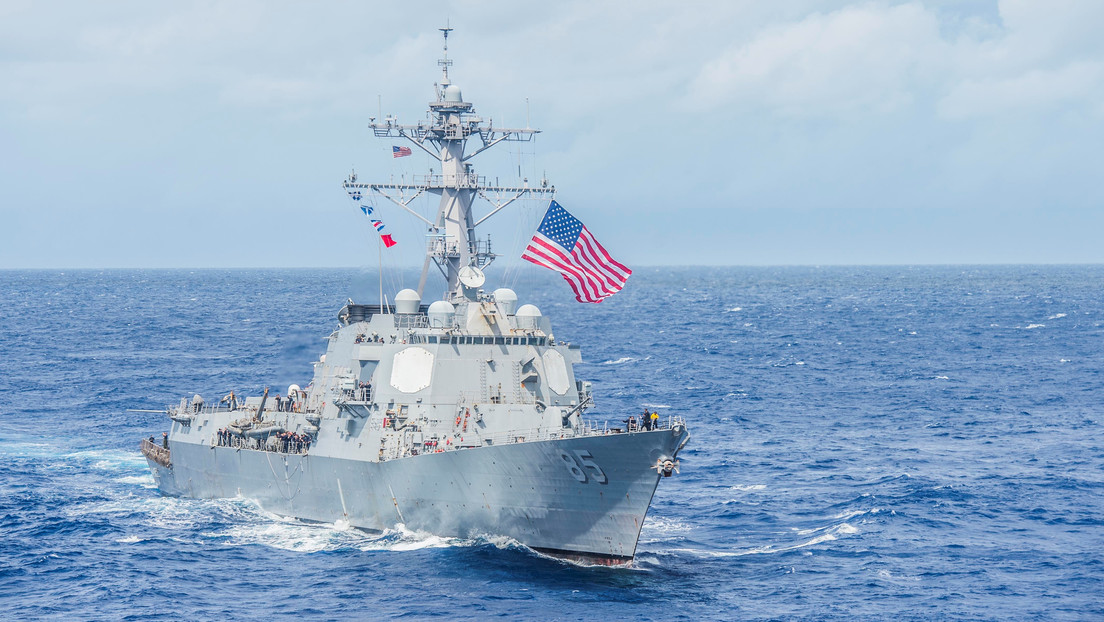 Un buque de guerra de EE.UU. atraviesa el estrecho de Taiwán en medio de las tensiones con China