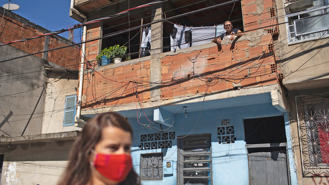 Vecinos de las favelas de Río se movilizan frente al coronavirus ante un Estado ausente