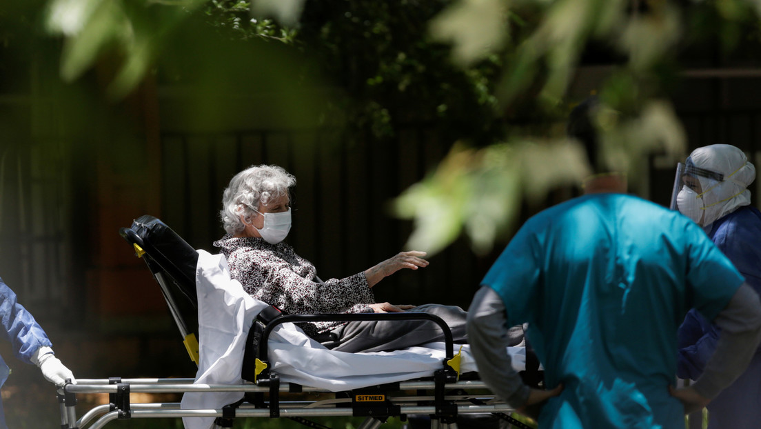 Familiares de los fallecidos en residencias de la tercera edad de EE.UU. denuncian negligencia a la hora de controlar la expansión del covid-19