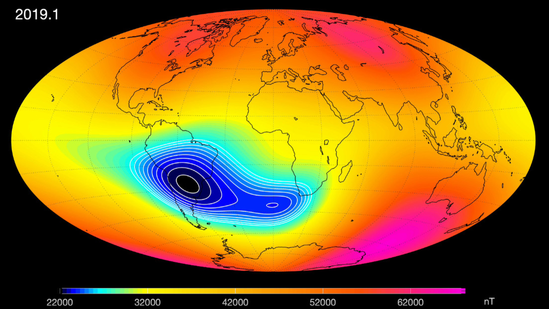 Confirman que el campo magnético de la Tierra se debilita (y la zona más afectada se expande sobre América del Sur)