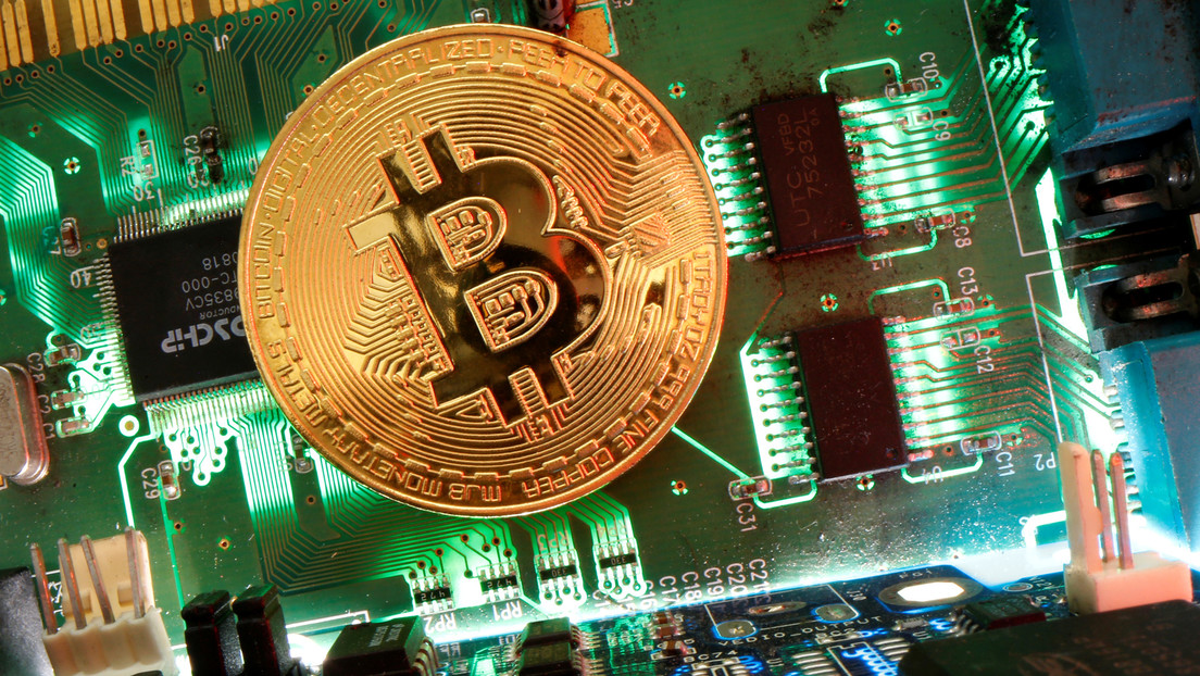 Una misteriosa transacción con 50 bitcoines minados en 2009 podría apuntar al 'padre' de la criptomoneda