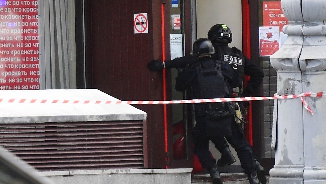VIDEO: Momento en el que las fuerzas especiales irrumpen en el banco de Moscú donde fueron tomados rehenes