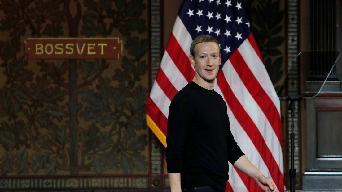 FOTOS: La esposa de Mark Zuckerberg le corta el pelo y provoca una oleada de nuevos memes