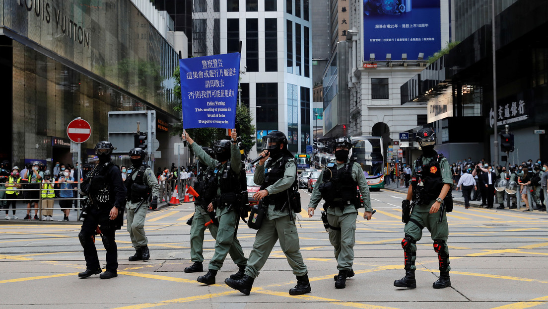 Exdiplomático: "Hong Kong es un peón en el tablero de ajedrez geopolítico entre EE.UU. y China"