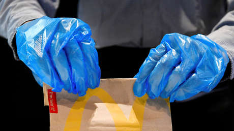 "No se puede descartar por completo la transmisión del coronavirus por alimentos y agua"