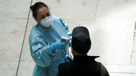 "Lo más duro fue que no pudieran despedirse al morir": Habla una auxiliar de enfermería española en una residencia de ancianos