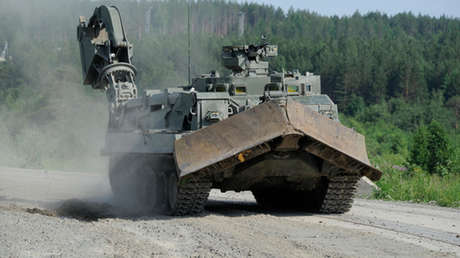 Los zapadores rusos adoptan un nuevo blindado de ingeniería universal que abrirá paso a las tropas