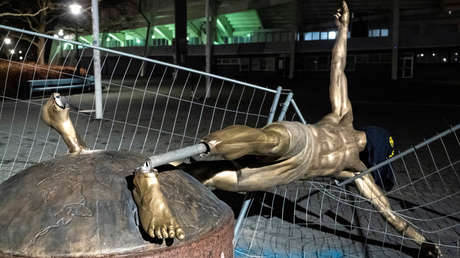 Buscarán un nuevo lugar para la estatua de Ibrahimovic tras varios actos de vandalismo