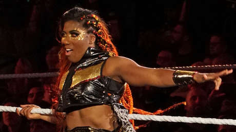 Una excampeona de la WWE con una lesión desde hace ocho meses teme que este sea el final de su carrera