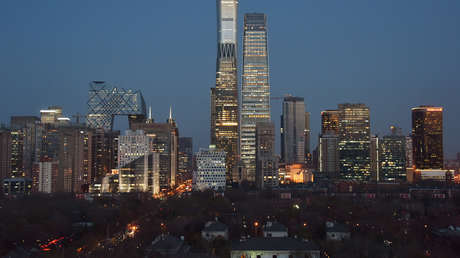 VIDEOS: El cielo de Pekín se vuelve negro por el paso de una gran tormenta