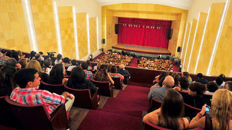 Familiares del fallecido cantante Sergio Denis demandarán al teatro donde cayó desde el escenario