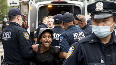 Arrestan en Nueva York a decenas de personas mientras las protestas por la muerte de George Floyd se extienden por EE.UU. (VIDEOS)