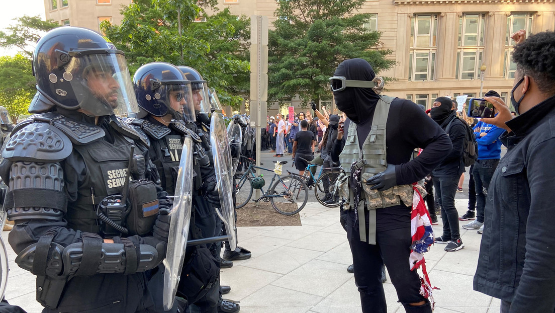 Uno de los organizadores de las manifestaciones en Washington: "La Policía ha sido orquestadora, autora y directora de la violencia que hemos visto"