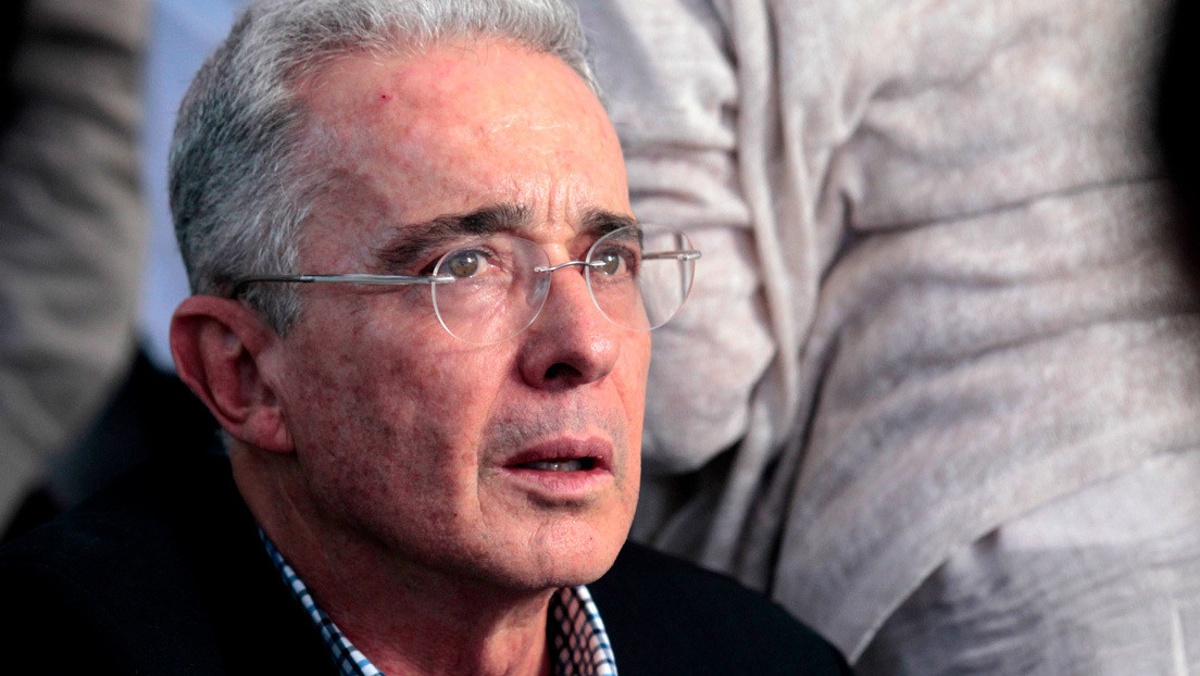 Corte Suprema de Colombia investiga a Uribe por el escándalo de espionaje militar masivo a periodistas, políticos y activistas