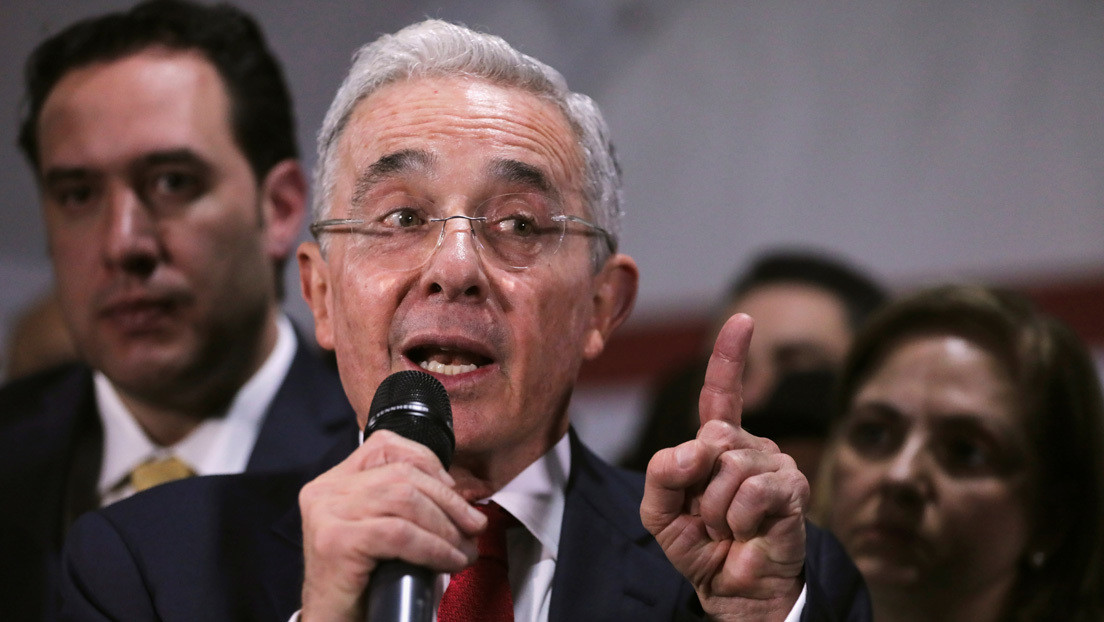 "Peleo de frente, sin trampas": Álvaro Uribe se defiende tras la indagación que la Corte Suprema abrió en su contra