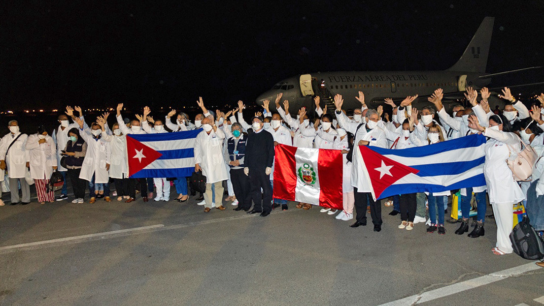 Llega a Perú un contingente de médicos cubanos para luchar contra la epidemia de coronavirus