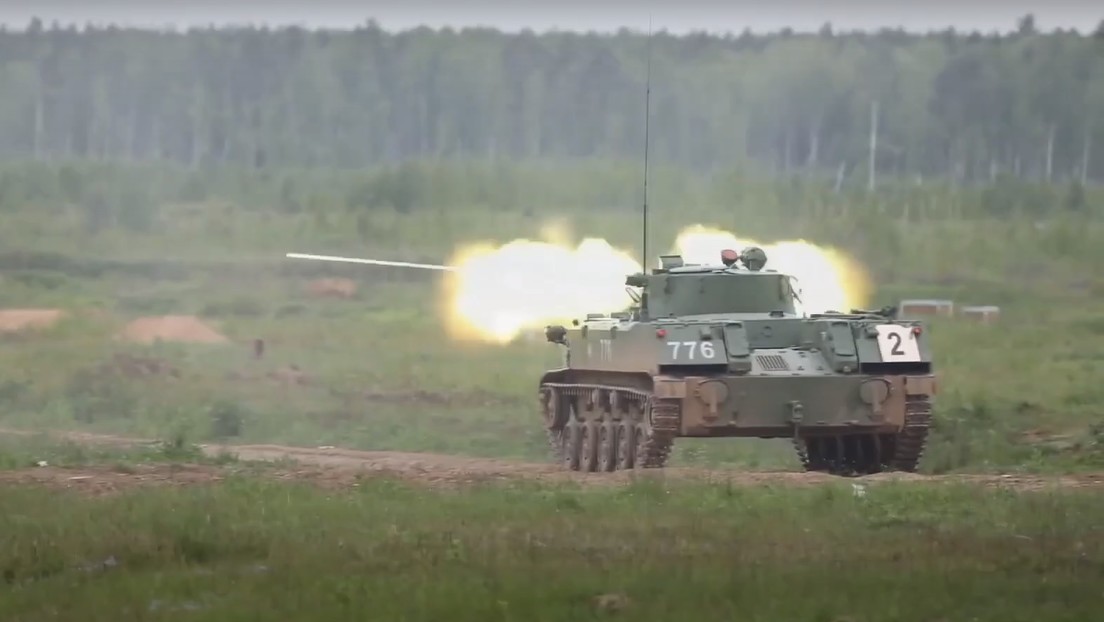 VIDEO: Tropas aerotransportadas rusas neutralizan a un enemigo con fuerzas superiores usando vehículos de combate en un entrenamiento