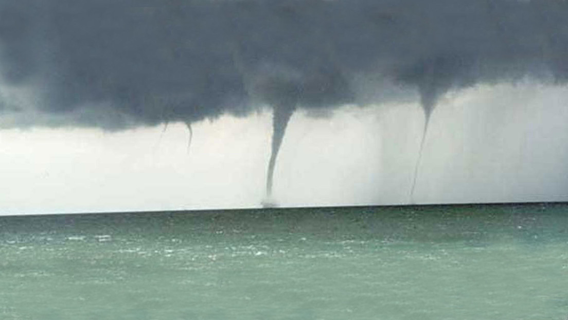 Captan tres tornados de agua que ocurrieron de forma simultánea (VIDEO)