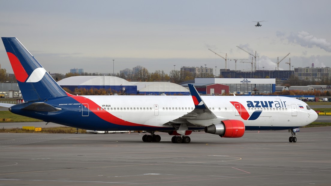 Aterriza en Moscú el avión que repatrió desde América Latina a más de 300 ciudadanos rusos