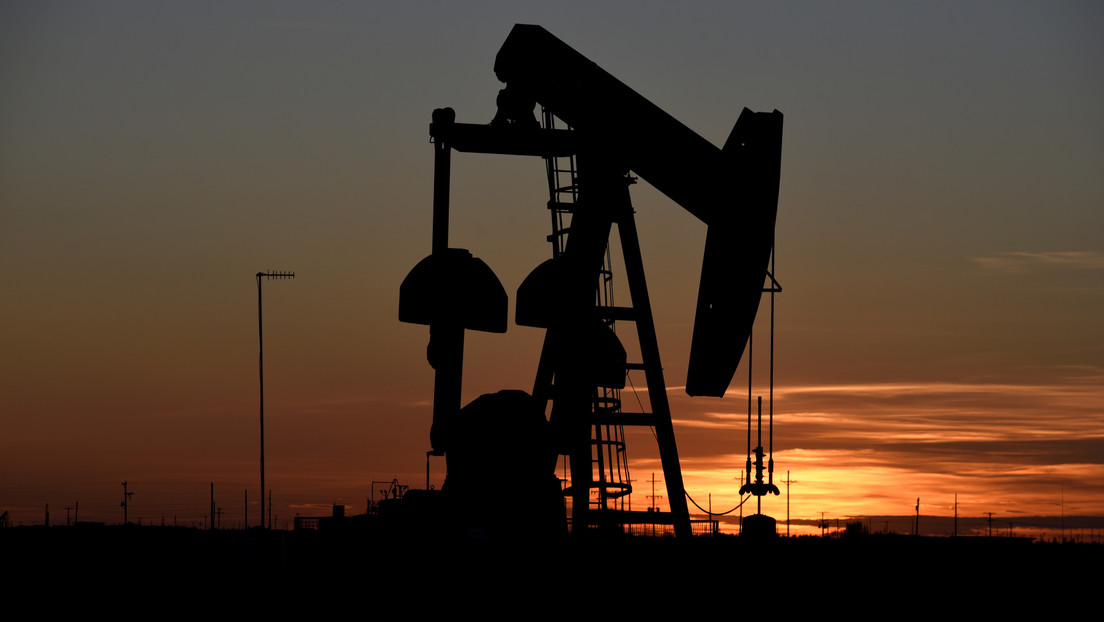 México se niega a extender hasta finales de julio el acuerdo de la OPEP+ para recortar la producción de petróleo