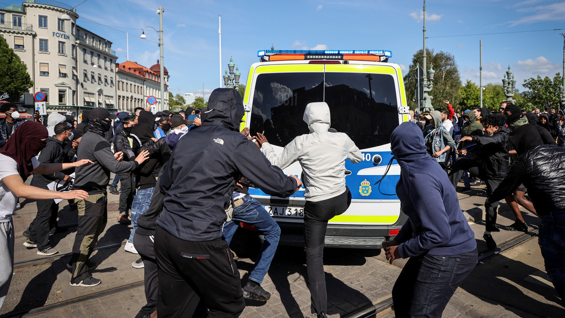 Agreden a un productor de la agencia Ruptly en Suecia durante una protesta por la muerte de George Floyd
