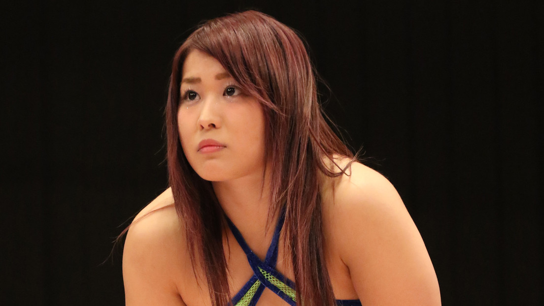 VIDEO: La luchadora Io Shirai le arrebata el título de campeona de NXT a Charlotte Flair con un salto espectacular y explotan las redes