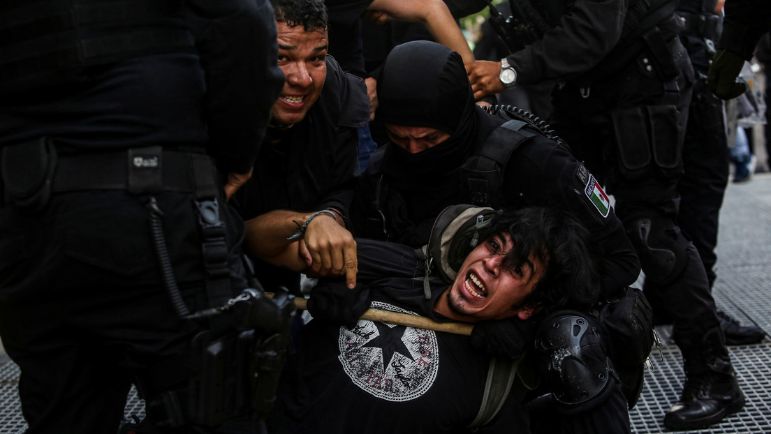 De las críticas por la gestión del coronavirus a la violencia policial en el caso de Giovanni López: las 'estrategias' de la oposición en México