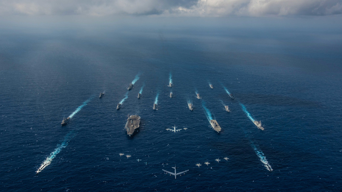 Agrupación naval de EE.UU. con el portaviones USS Ronald Reagan a la cabeza zarpa de Japón