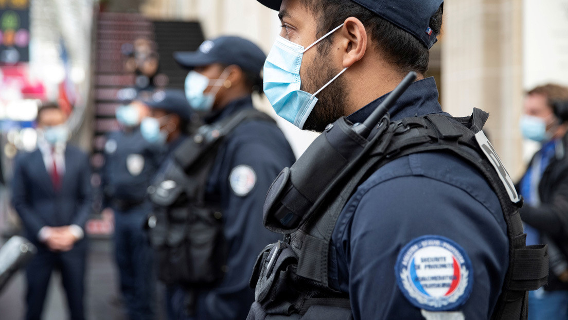 Francia prohibirá que la Policía use métodos de asfixia para detener a sospechosos