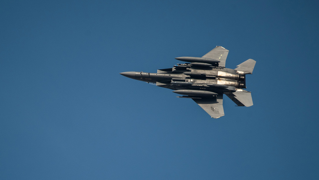 EE.UU. demuestra que su avión de combate F-15E es capaz de portar bombas nucleares (VIDEO)