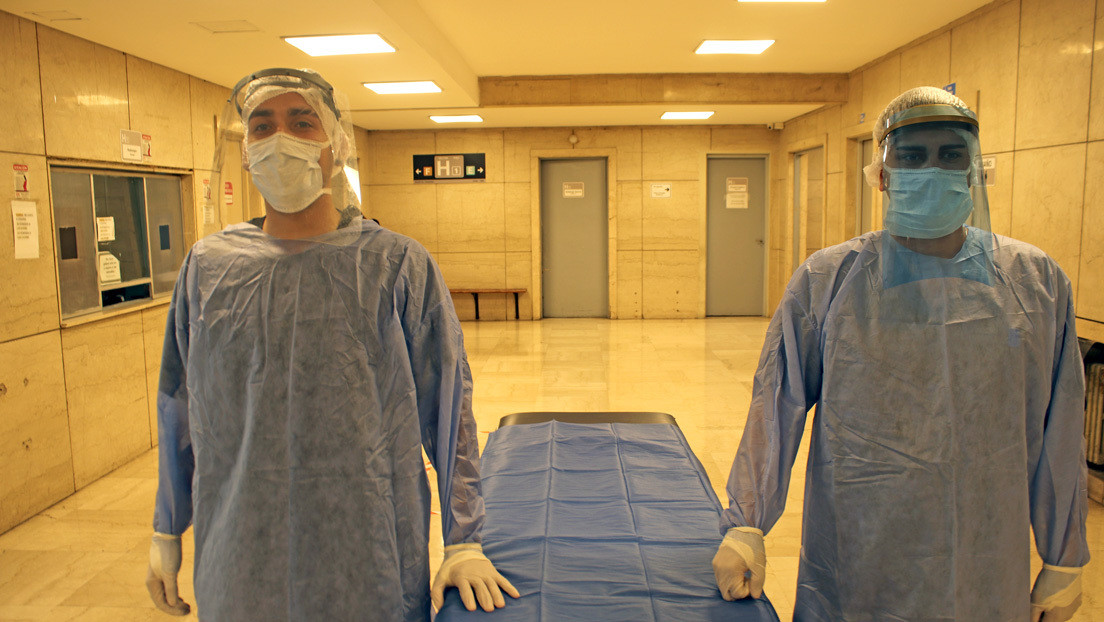 Camilleros, los héroes anónimos de la salud argentina en plena pandemia