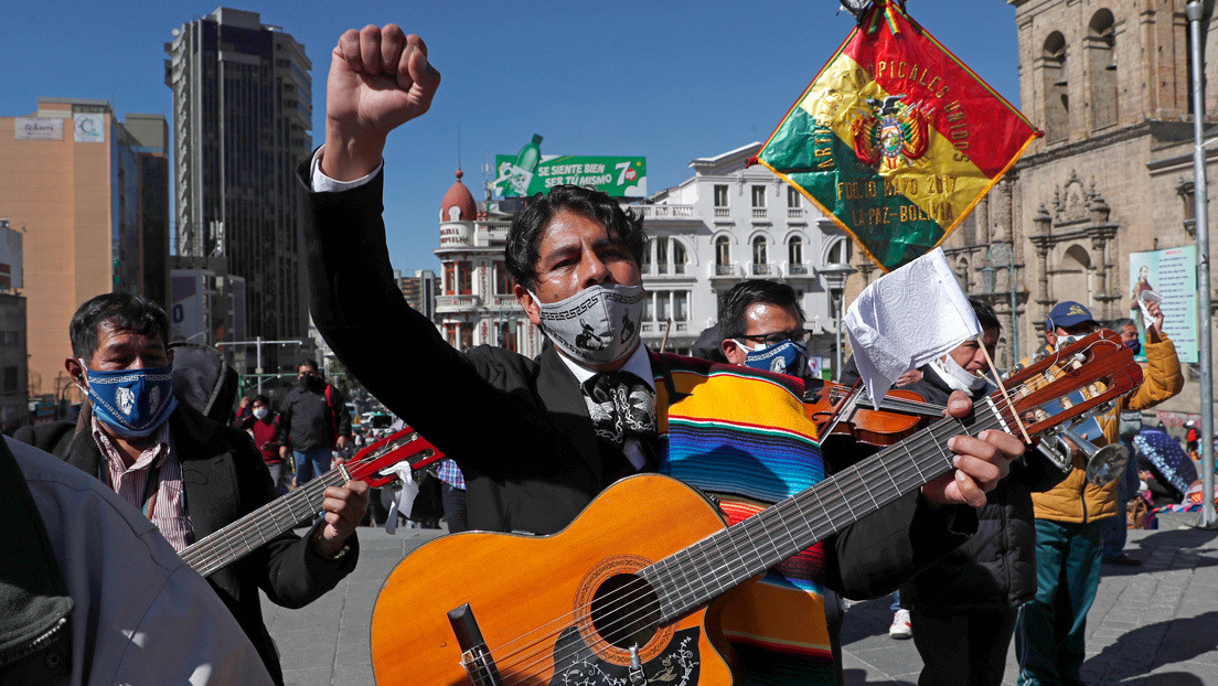 Artistas bolivianos protestan pacíficamente contra el cierre del Ministerio de Culturas (VIDEO)