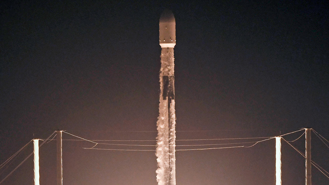 SpaceX publica imágenes del despliegue de sus satélites Starlink (VIDEO)