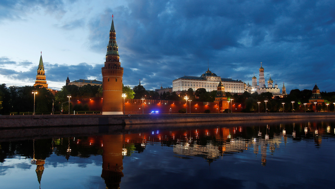 VIDEO: El Kremlin se ilumina con una proyección por el Día de Rusia