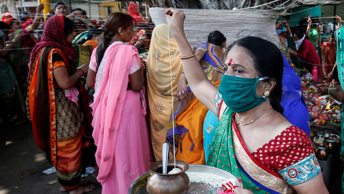 El coronavirus se convierte en una deidad en la India (VIDEO, FOTOS)