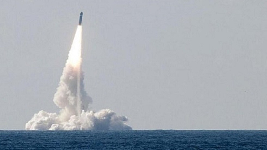 Francia prueba con éxito un misil balístico lanzado desde un submarino en la costa atlántica