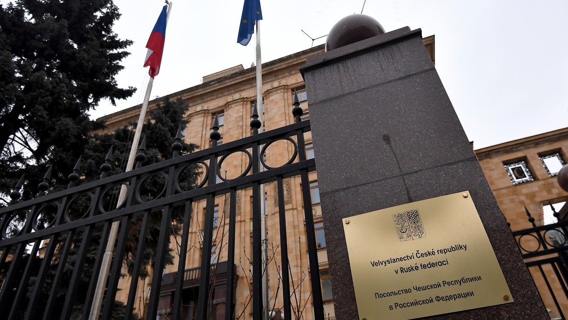 Rusia declara personas no gratas a dos funcionarios de la Embajada de la República Checa en Moscú