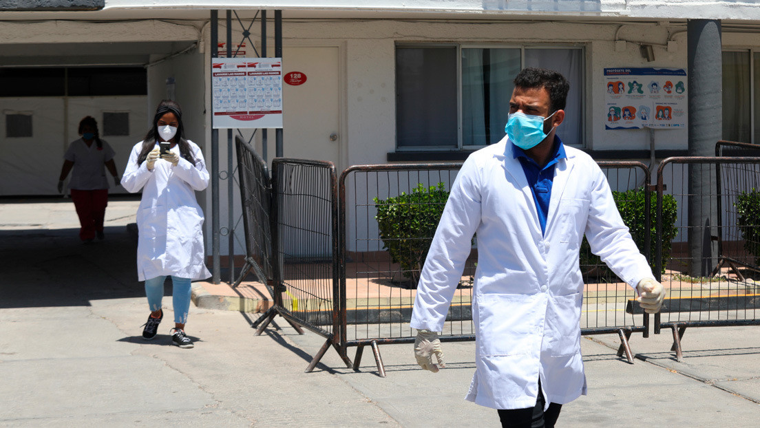 Subsecretario de Salud de México, sobre la llegada de los médicos cubanos: "No son una amenaza"