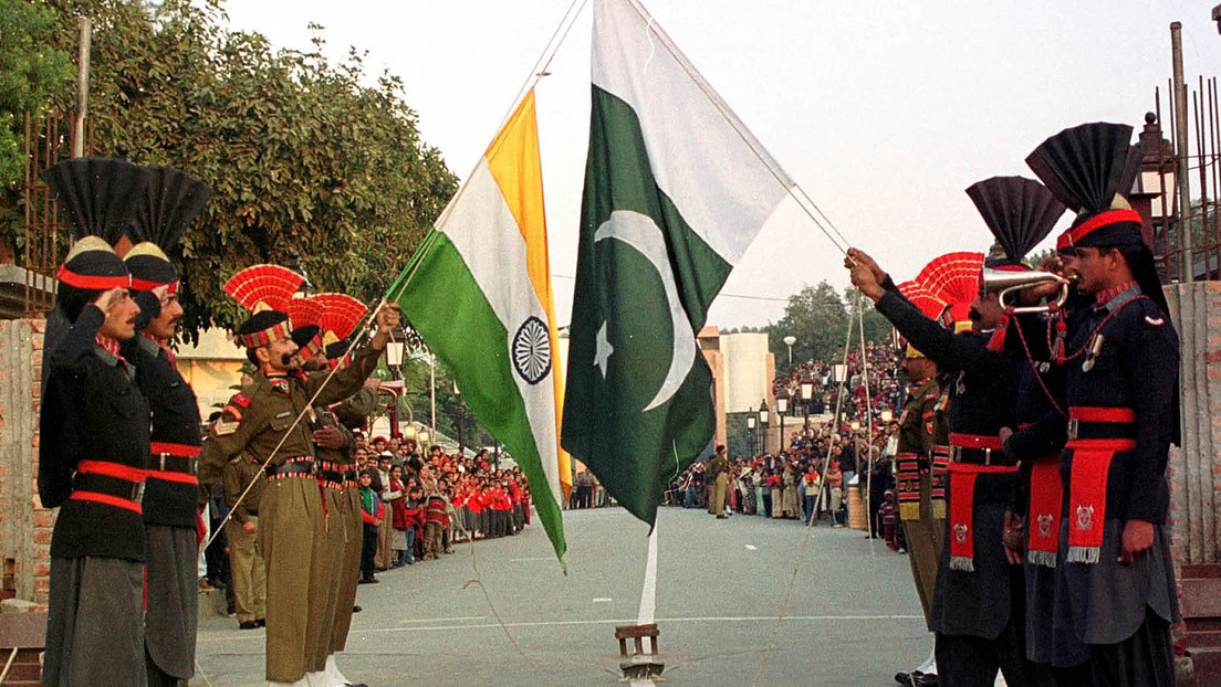 India acusa a agencias de seguridad pakistaníes de "abducir y torturar" a dos de sus diplomáticos en Islamabad