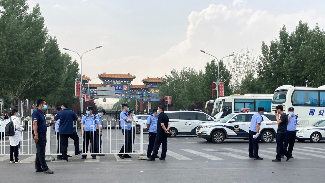 Pekín cancela 1.255 vuelos tras sumar 37 casos de covid-19 en un día