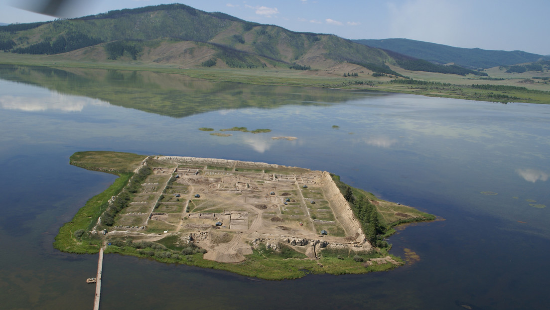 Descubren por qué una fortaleza construida en un lago en Siberia hace más de 1.300 años no fue nunca utilizada (FOTOS)