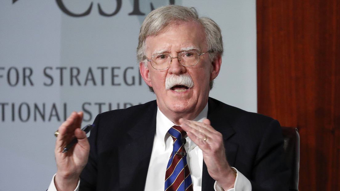 Bolton cuenta en su libro qué pensaba Trump acerca de la idea de invadir Venezuela