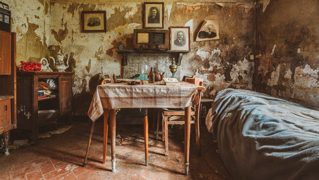 Casa abandonada se convierte en una 'cápsula del tiempo' tras mantener intactos objetos de hace más de un siglo (FOTOS)