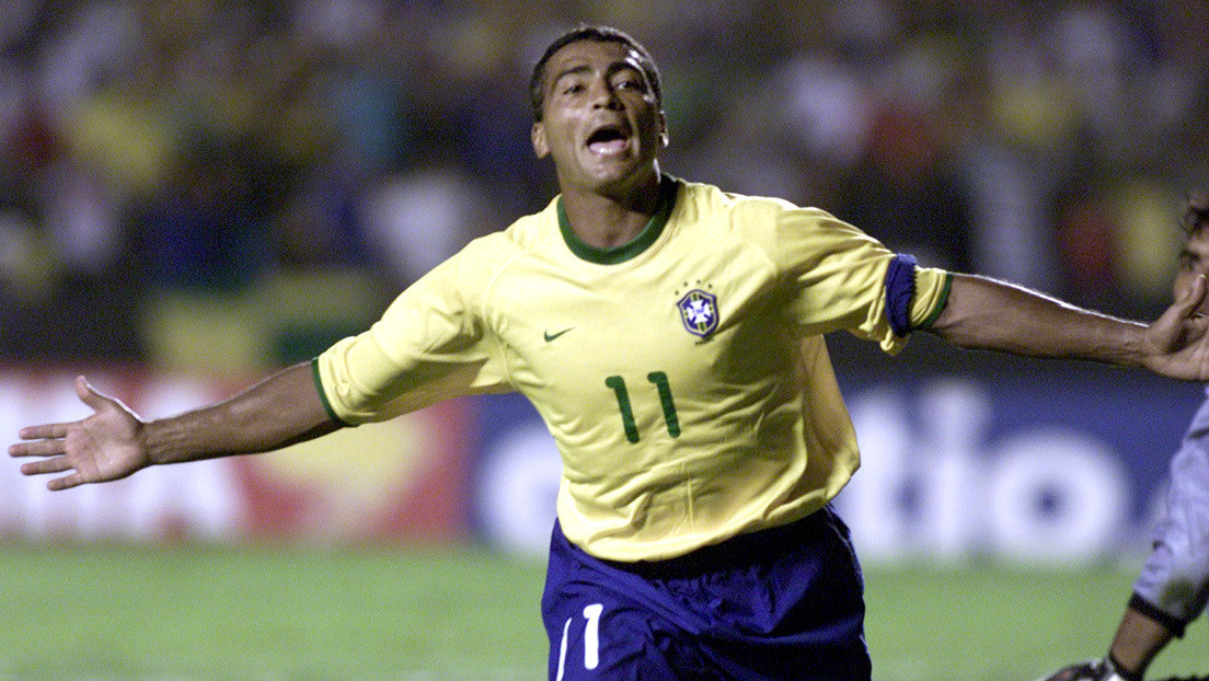 Romario cuenta quién es el mejor delantero, por qué el fútbol de hoy es "aburrido" y por qué salió del FC Barcelona